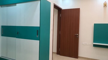 Room in 3.5 BHK Apartment at Bhartiya Nikoo Homes Phase 2, Thanisandra Main Road – for Rent