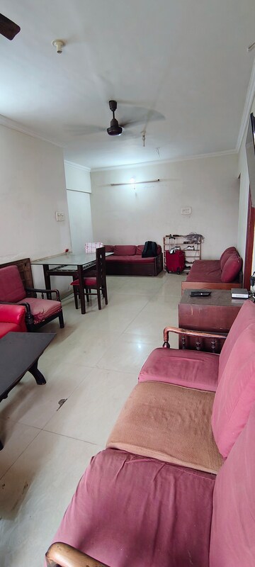 Room in 3 BHK Apartment at Gokul Regency, Andheri East – for Rent