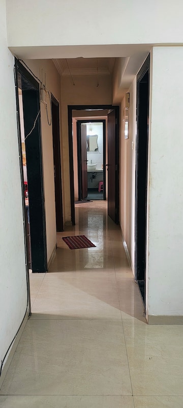 Room in 3 BHK Apartment at Gokul Regency, Andheri East – for Rent