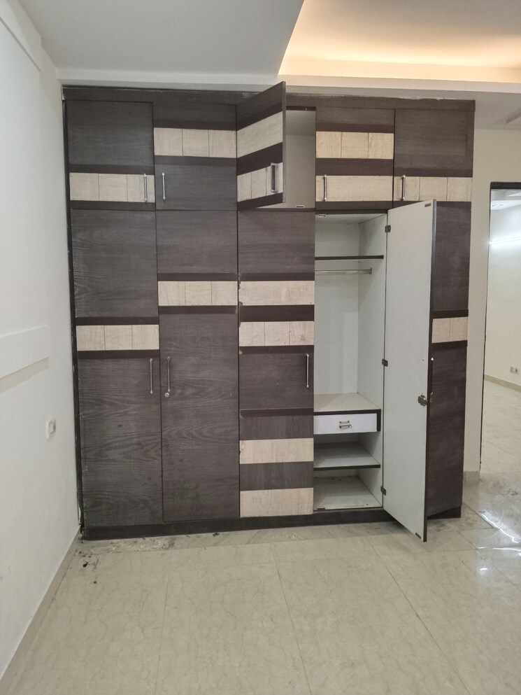 Room, sector 43 3 Bedroom 2200 Sq.Ft. Builder Floor In Sector 43 Faridabad 8335173