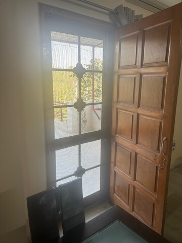 Staircase in 2 BHK Builder Floor at Sector 40 – for Rent