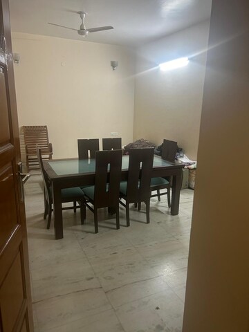 Gym in 2 BHK Builder Floor at Sector 40 – for Rent