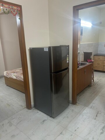 Room in 2 BHK Builder Floor at Sector 40 – for Rent