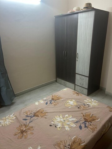 Bedroom in 2 BHK Builder Floor at Sector 40 – for Rent