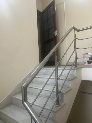 Staircase in 2 BHK Builder Floor at Sector 40 – for Rent