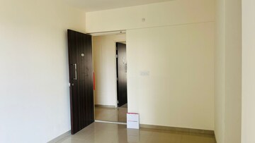 Room in 2 BHK Apartment at Dosti Eastern Bay, Wadala – for Rent