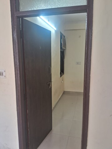 Building Lobby in 2 BHK Builder Floor at Mayur Vihar Phase 1 Extension – for Rent
