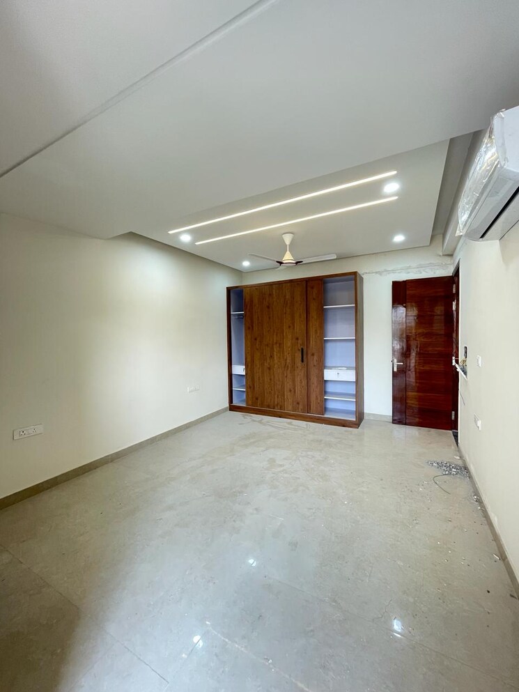 Room, anant-raj-ashok-estate 3 Bedroom 240 Sq.Yd. Builder Floor In Sector 63a Gurgaon 8335335