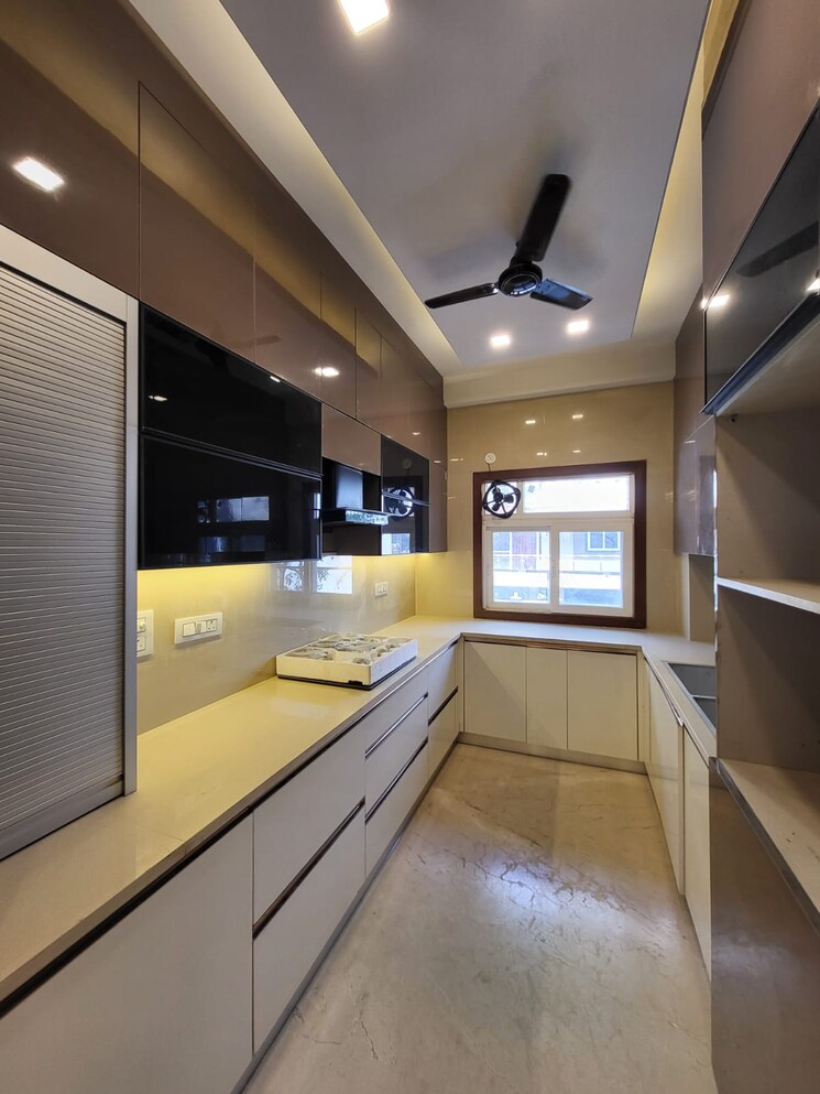 Kitchen, ansal-sushant-floors 4 Bedroom 300 Sq.Yd. Builder Floor In Sushant Lok ii Gurgaon 8335351