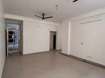 Room in 3 BHK Apartment at Orbit Apartments, Vip Road – for Rent