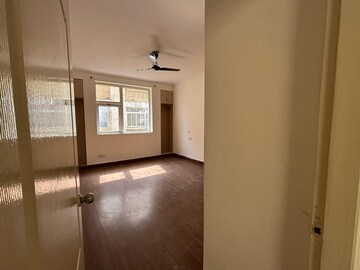 Room in 3 BHK Apartment at Orbit Apartments, Vip Road – for Rent