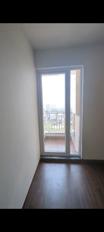 Room in 2 BHK Apartment at Sector 80 – for Sale