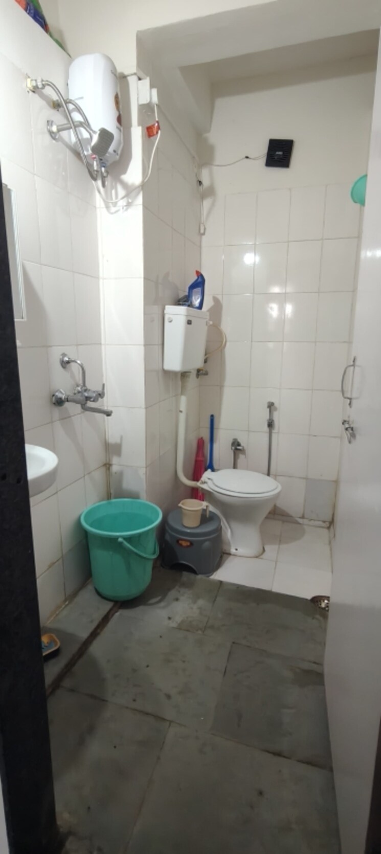 Bathroom, kamgar putala vasahat 1 Bedroom 600 Sq.Ft. Apartment In Kamgar Putala Vasahat Pune 8335463