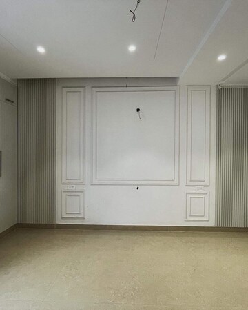 Room in 3 BHK Builder Floor at Sector 41 – for Sale