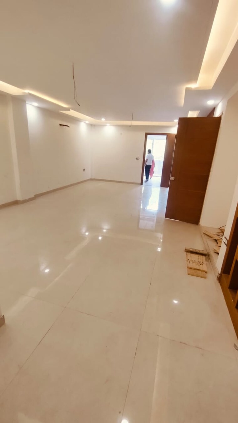 Room, sector 43 4 Bedroom 2500 Sq.Ft. Builder Floor In Sector 43 Faridabad 8335501