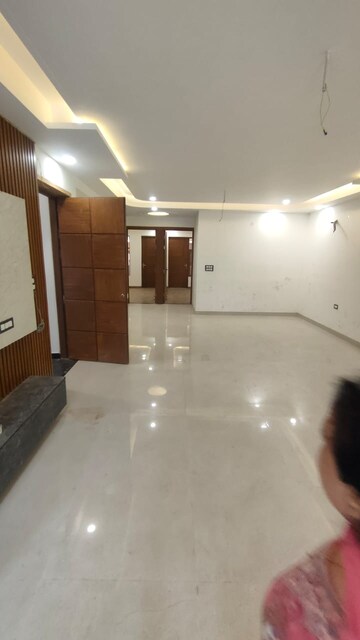 Kitchen in 4 BHK Builder Floor at Sector 43 – for Sale