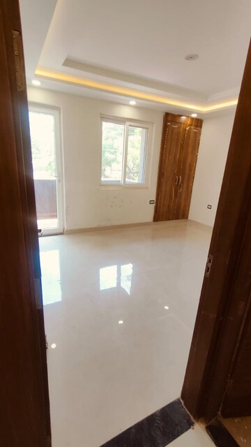 Room in 4 BHK Builder Floor at Sector 43 – for Sale