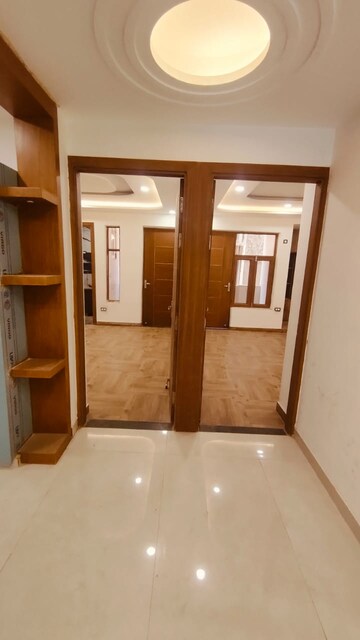 Room in 4 BHK Builder Floor at Sector 43 – for Sale