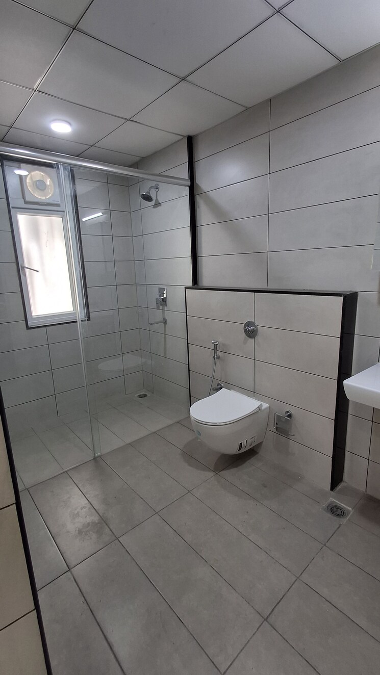 Bathroom, jayabheri-the-summit 3 Bedroom 1860 Sq.Ft. Apartment In Narsingi Hyderabad 8335497