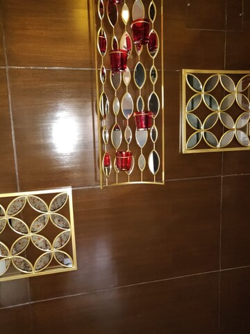 Furnished Amenities in 4 BHK Builder Floor at Panchsheel Enclave – for Sale
