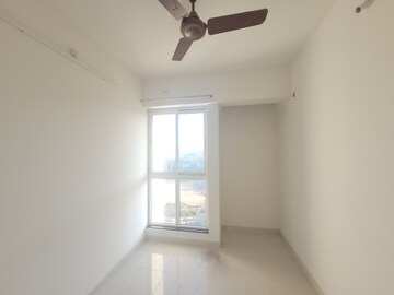 Room in 1.5 BHK Apartment at Godrej Emerald, Ghodbunder Road – for Rent