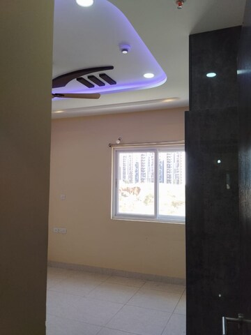 Room in 3 BHK Apartment at Jayabheri The Summit, Narsingi – for Rent