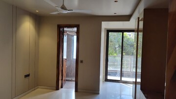 Room in 4 BHK Builder Floor at Whispering Meadows, Sector 43 – for Sale