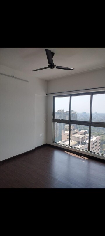 Room in 2 BHK Apartment at Rajesh Raj Infinia, Malad West – for Rent