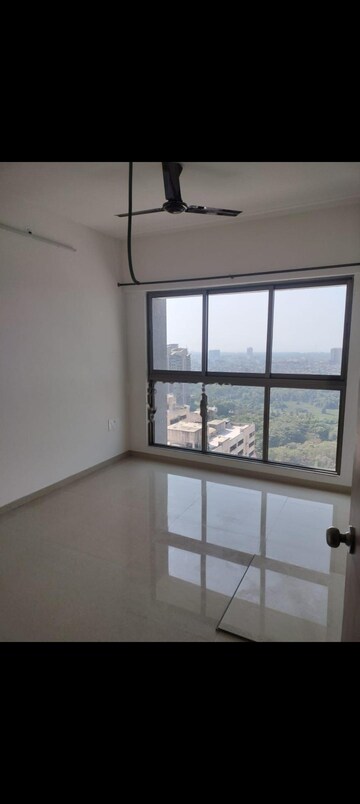 Room in 2 BHK Apartment at Rajesh Raj Infinia, Malad West – for Rent