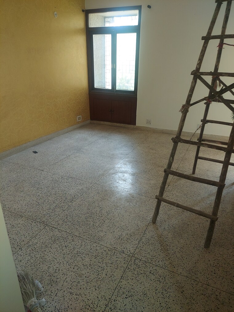 Room, ip extension 3 Bedroom 1600 Sq.Ft. Apartment In Ip Extension Delhi 8335721