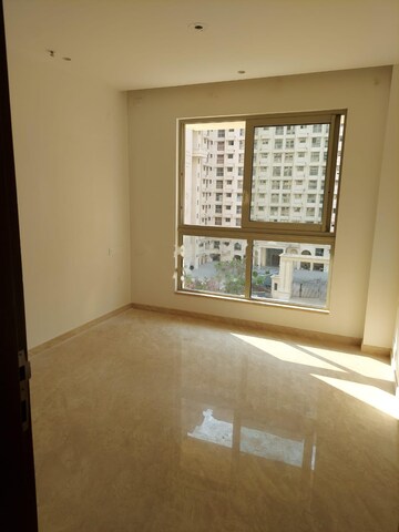 Room in 2 BHK Apartment at Hiranandani Castle Rock, Powai – for Rent