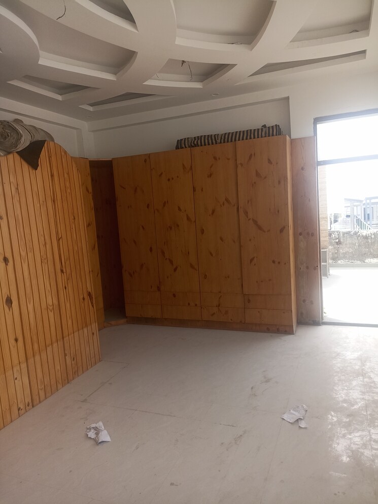 Room, sahastradhara road 6 Bedroom 164 Sq.Yd. Villa In Sahastradhara Road Dehradun 8335763