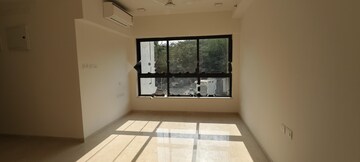 Room in 2 BHK Apartment at Shapoorji Pallonji Vicinia, Powai – for Rent