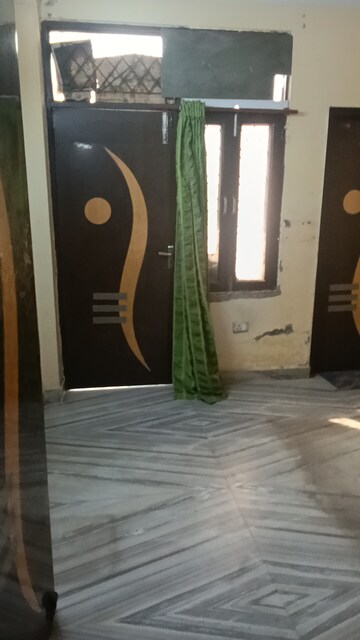 Building Lobby in 1.5 BHK Builder Floor at Ignou Road – for Rent