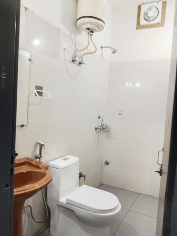 Bathroom in 2 BHK Builder Floor at Ansal Plaza Sector-23, Sector 23 – for Rent