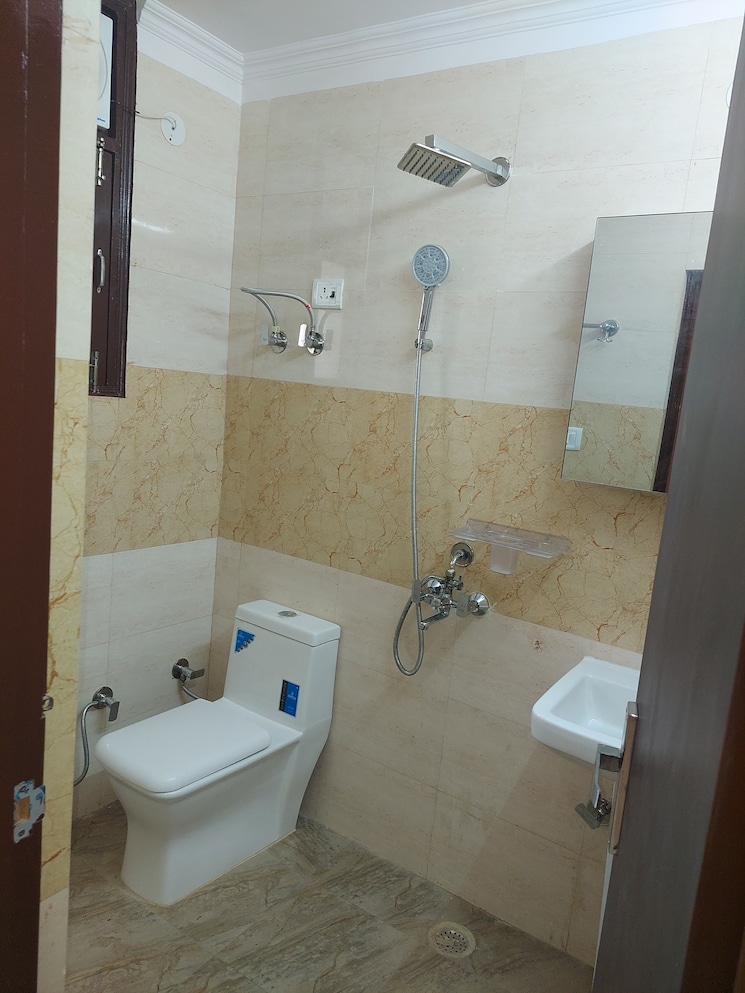 Bathroom, ip extension 2 Bedroom 1000 Sq.Ft. Apartment In Ip Extension Delhi 8335813