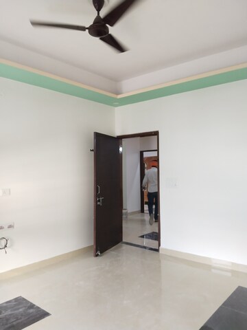 Room in 3 BHK Builder Floor at Ansal Plaza Sector-23, Sector 23 – for Rent
