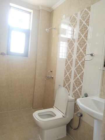 Bathroom in 3 BHK Builder Floor at Ansal Plaza Sector-23, Sector 23 – for Rent