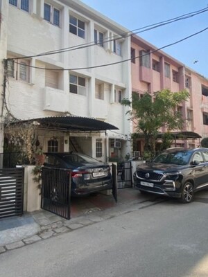 6 BHK Independent House For Sale in Sector 35