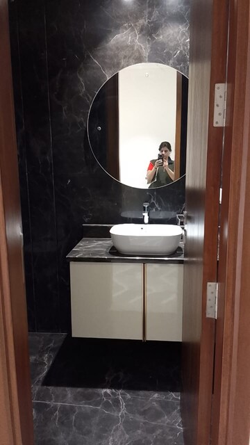 Furnished Amenities in 5 BHK Builder Floor at Panchsheel Park – for Sale