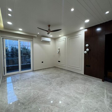 Room in 3 BHK Builder Floor at Unitech Nirvana Country Cedar Crest, Sector 50 – for Sale