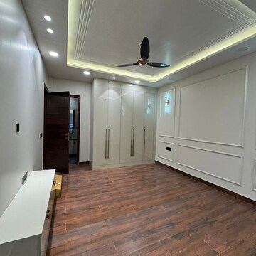 Kitchen in 3 BHK Builder Floor at Unitech Nirvana Country Cedar Crest, Sector 50 – for Sale