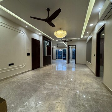 Room in 3 BHK Builder Floor at Unitech Nirvana Country Cedar Crest, Sector 50 – for Sale