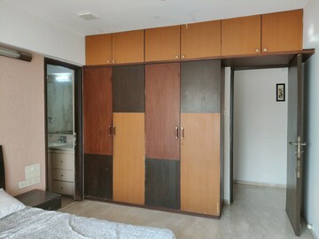 Room in 2 BHK Apartment at K Raheja Vihar, Powai – for Rent