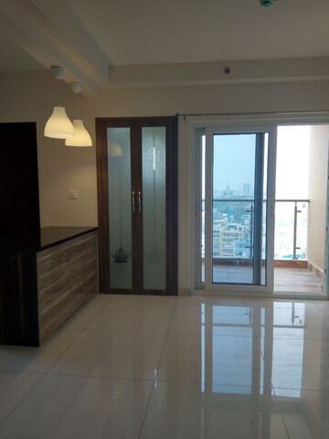 Room in 3 BHK Apartment at Jayabheri The Summit, Narsingi – for Rent