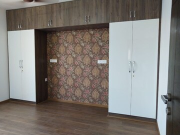 Room in 3 BHK Apartment at Jayabheri The Summit, Narsingi – for Rent