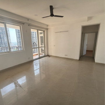 Room in 3 BHK Apartment at Jaypee Kensington Park Apartments, Sector 133 – for Rent