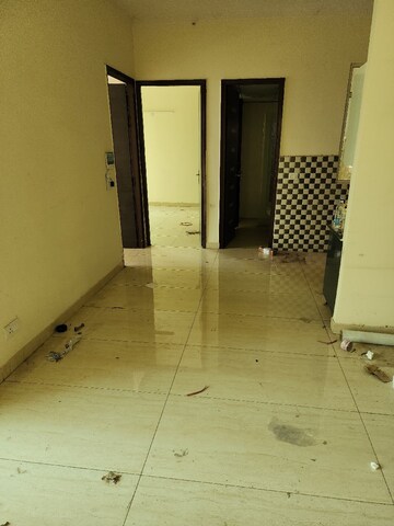 Room in 3.5 BHK Apartment at Gaur Saundaryam, Tech Zone 4 Greater Noida – for Sale