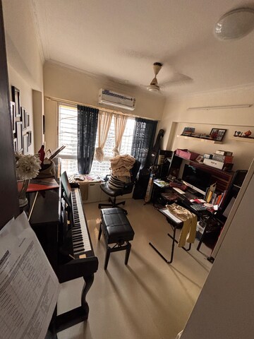 Room in 3 BHK Apartment at Nahar Amrit Shakti, Chandivali – for Rent