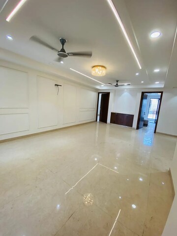 Living Room in 3 BHK Builder Floor at Sector 43 – for Sale